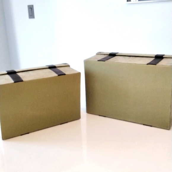 Suede storage boxes with faux leather strapping - Picture 9 of 9